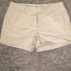Vineyard Vines light khaki shorts